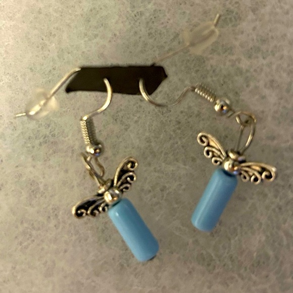 Beautiful nwt buy 3 gey 3 free and bogo!!! Weekend sale on all earrings!
